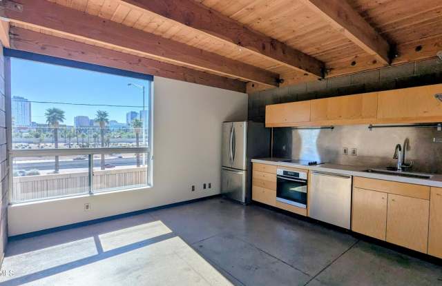525 E Willetta Street unit: Apt 8 - 525 East Willetta Street, Phoenix, AZ 85004