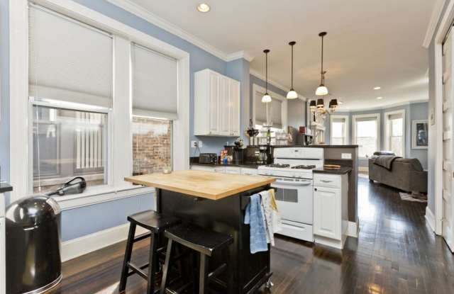 1037 S Racine Ave photos photos