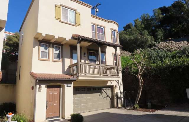 Three-bedroom house in Mission Hills / Midtown with Bay Views photos photos Three-bedroom house in Mission Hills / Midtown with Bay Views photos photos