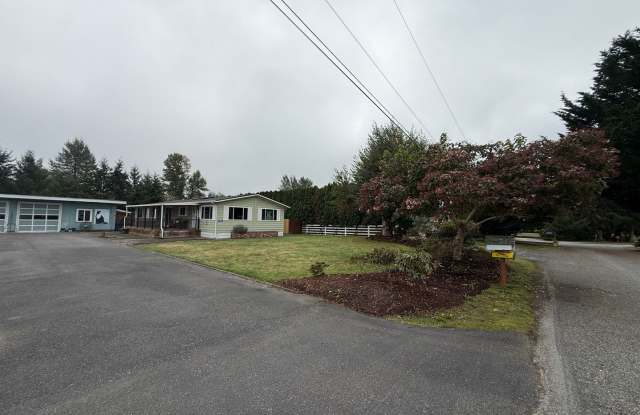 Large 2 Bedroom, 2 Bathroom House Gallery 3