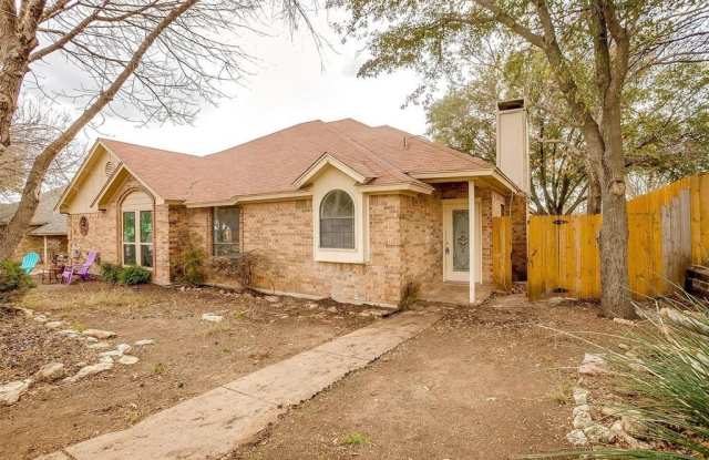 10311 Lone Pine Lane - 10311 Lone Pine Lane, Fort Worth, TX 76108