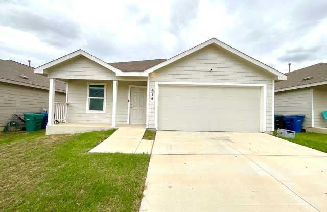 Move-In Ready Gem with Full Appliances & Resort-Style Amenities! photos photos