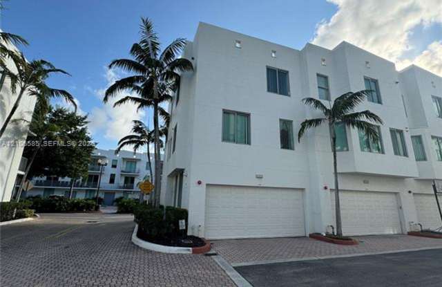 2146 Van Buren St th 406, Hollywood, FL 33020 Gallery 4