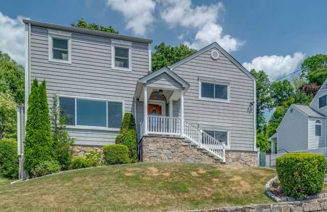 Spacious 3 Bed, 3 Bath photos photos