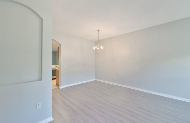 Beautiful Townhome at Kings Lake! Gallery 4