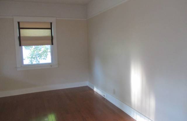 116 N Adams Gallery 2