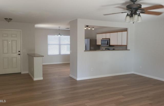 18611 N 22ND Street unit: 9 photos photos