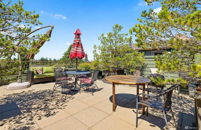 Rustic 1 Bedroom Condo Near Alaska Junction! Gallery 4