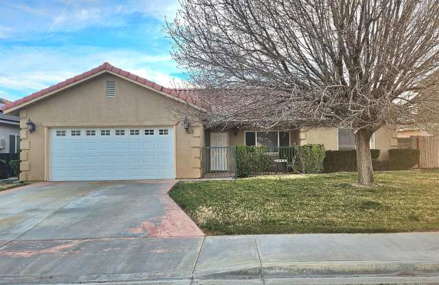 Parkway Village Beauty - 3 Bed + 3 Bth! photos photos