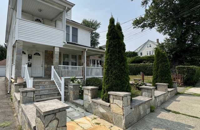 993 Lindley Street photos photos
