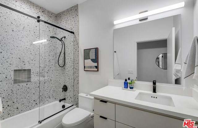 841 North La Fayette Park Place photos photos