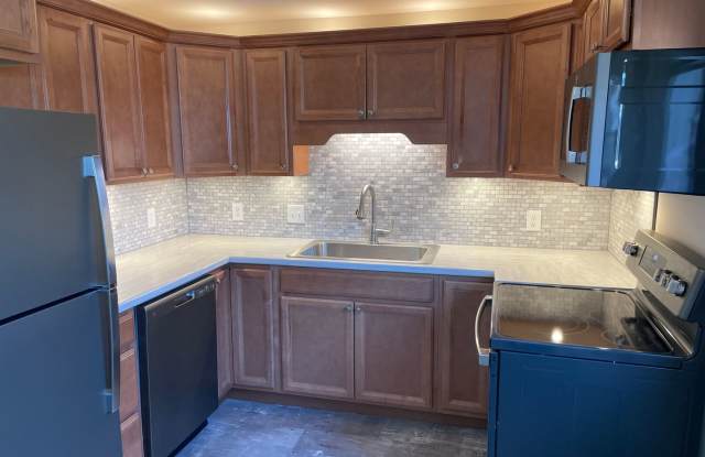 2 Bedroom, 1 Bathroom Duplex in Camanche, IA Gallery 2