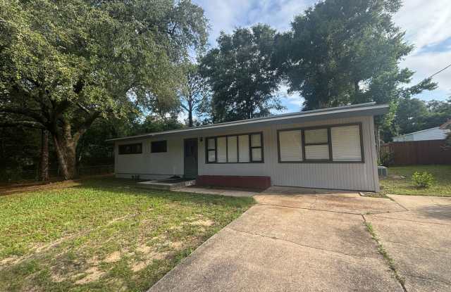 143 Edwards Circle Valparaiso FL 32580 photos photos