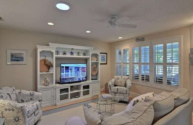 705 Date Palm Road Gallery 4