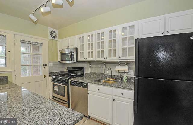 4006 DEEPWOOD ROAD Gallery 4