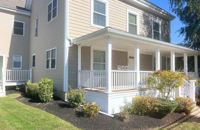 352 North Avenue - 352 North Avenue, Abington, MA 02351