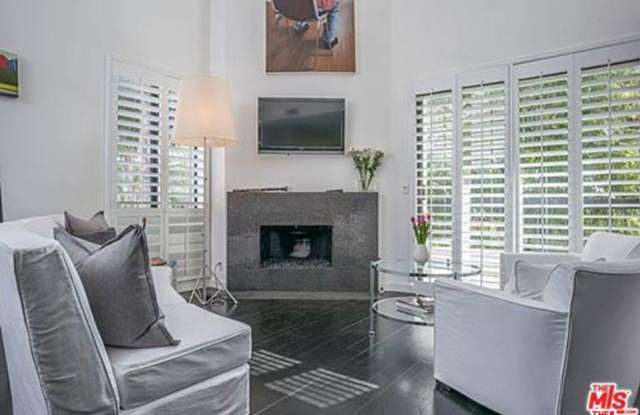 9033 VISTA GRANDE Street Gallery 3