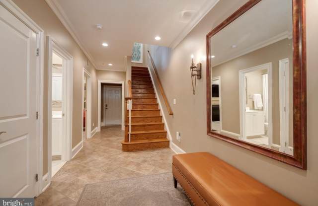 712 BRACEY Lane Gallery 3