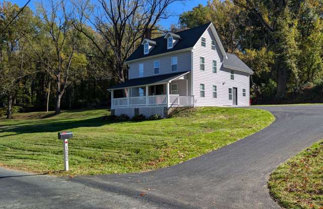 Renovated 4 Bedroom Darlington Home Near State Park Gallery 1