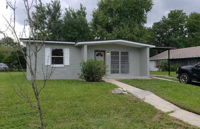 2 Bed 1 Bath Home | Pet Friendly | Washer Dryer Hook Ups | Section 8 Welcome | photos photos
