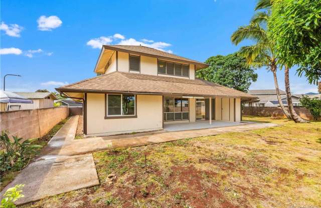 Mililani Town VERY Spacious 4 bedroom, 2 bath house, carport, big level yard, pet negotiable photos photos