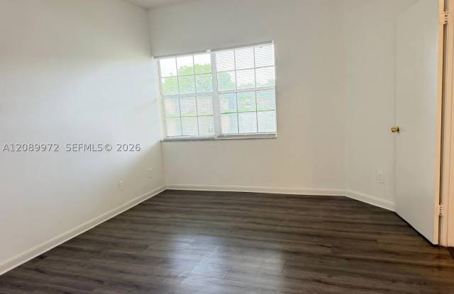 641 Cypress Lake Blvd Gallery 4
