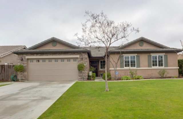 Incredible Rental In the SW! 3bd +2ba with RV parking $2,600 Rent photos photos
