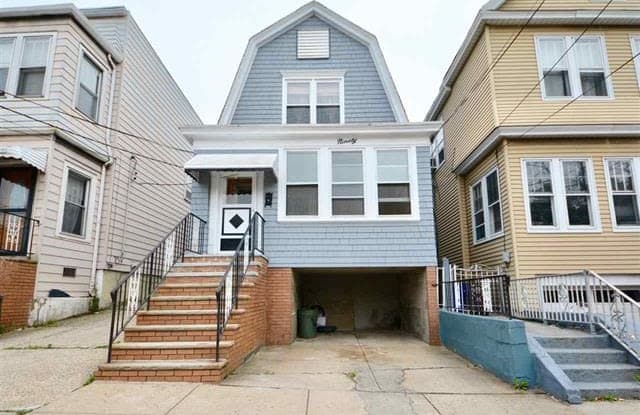 90 WEST 43RD ST - 90 West 43rd Street, Bayonne, NJ 07002