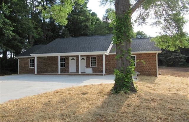 485 Government Street - 485 North Government Street, Lincolnton, NC 28092
