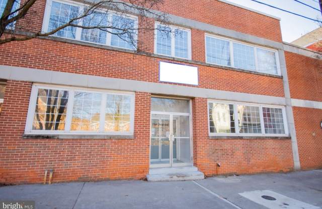 207 W KING Street Gallery 4