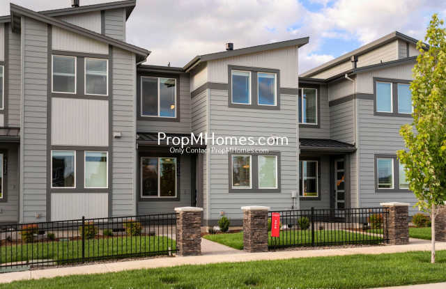 Modern 3 Bedroom Townhome in Reed's Crossing! photos photos