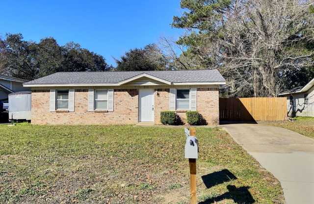 3-Bedroom Home in Ocean Springs – Prime Location  Pet-Friendly! photos photos