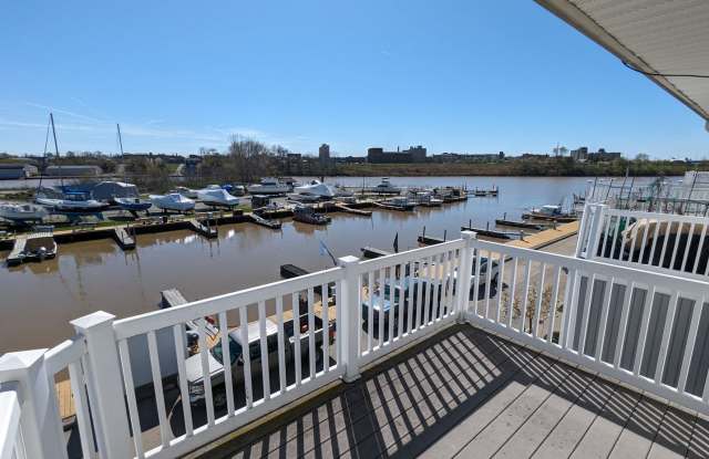 Waterfront Harborwalk Townhome Gallery 3