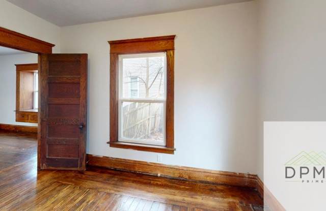 Welcome to 1107 S South Grand Ave. Lansing, MI 48910! Gallery 4
