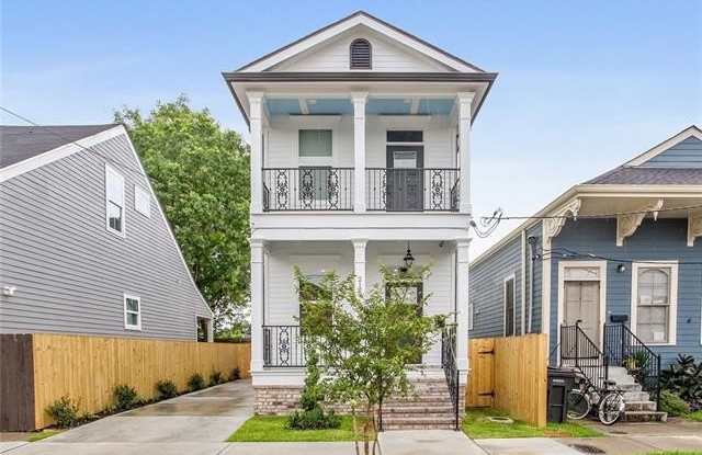 2129 DUMAINE Street photos photos