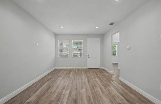 1614 E Mulberry Dr Gallery 4