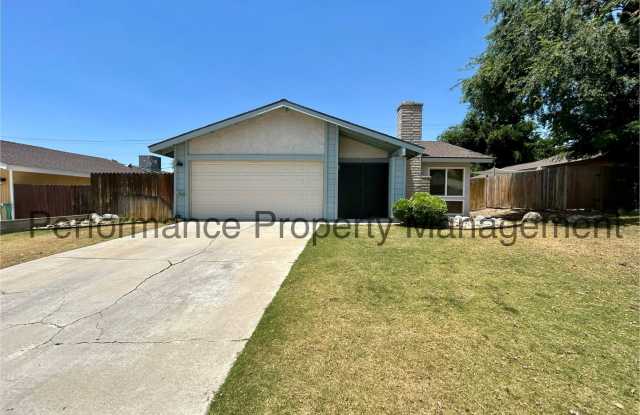 Spacious 3 Bed/2 Bath NE Bakersfield Home w/ RBP & $0 Deposit Option photos photos