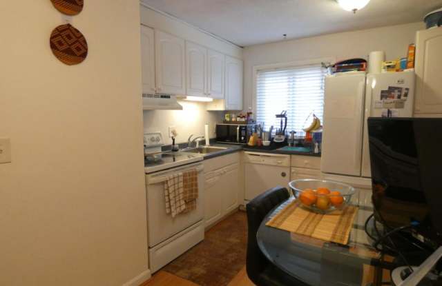 60 Lionel Ave. photos photos