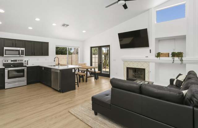 10319 West Luke Avenue photos photos