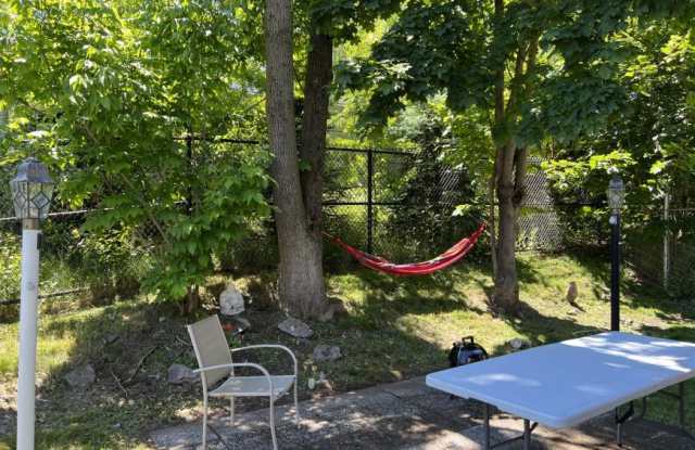 14 Hazelwood St. Gallery 4
