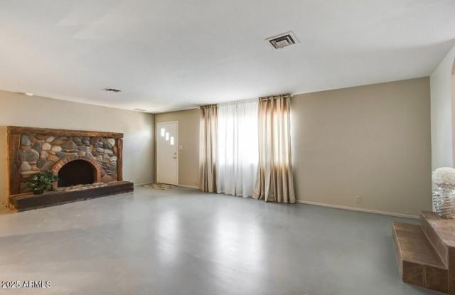 6445 S 32nd Street Gallery 4