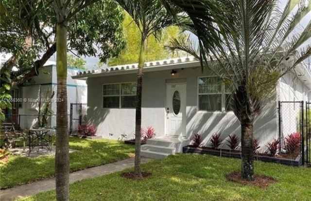 1921 Jefferson St - 1921 Jefferson Street, Hollywood, FL 33020