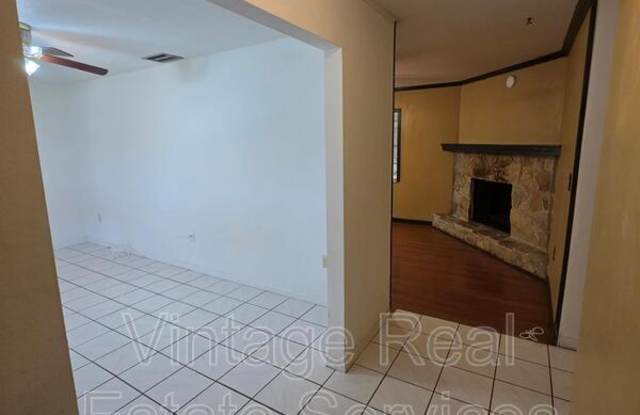 1028 Wildwood W Gallery 3