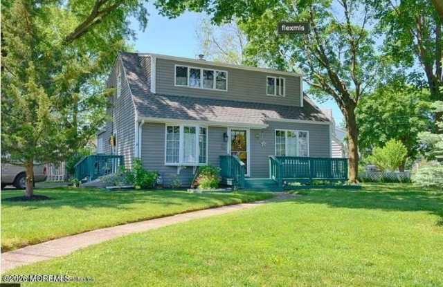 901 Woodcrest Drive photos photos