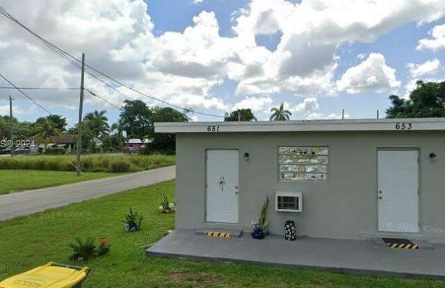 651 SW 4th Ave - 651 Southwest 4th Avenue, Homestead, FL 33030