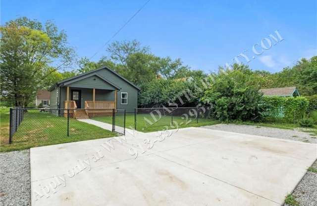 Like New Furnished Home in Lawrence Short Term Lease-Available NOW!! photos photos