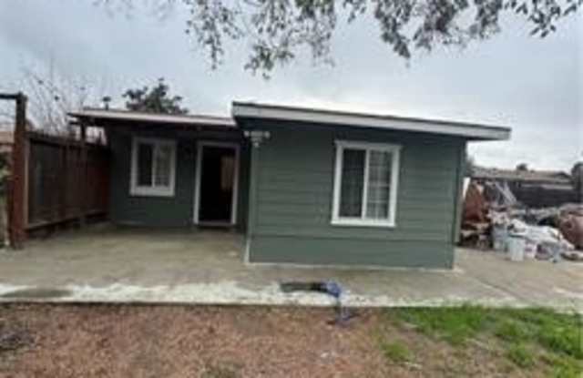 733 S San Jacinto photos photos