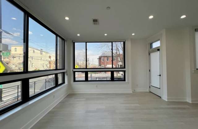 800 Kennedy Street Northwest Gallery 3