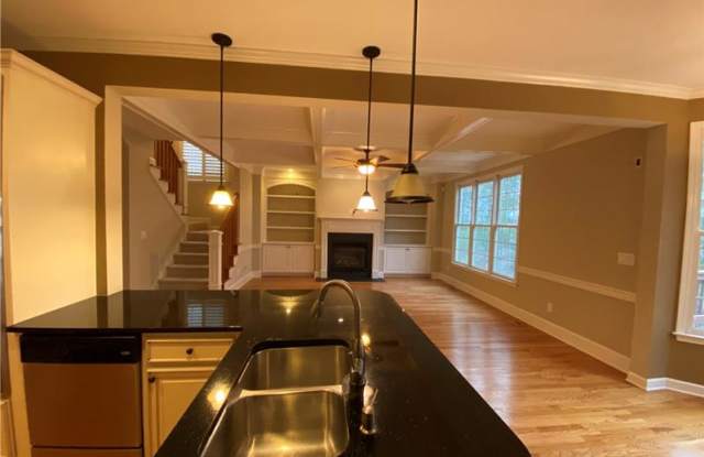 6146 Queens River Drive Gallery 3