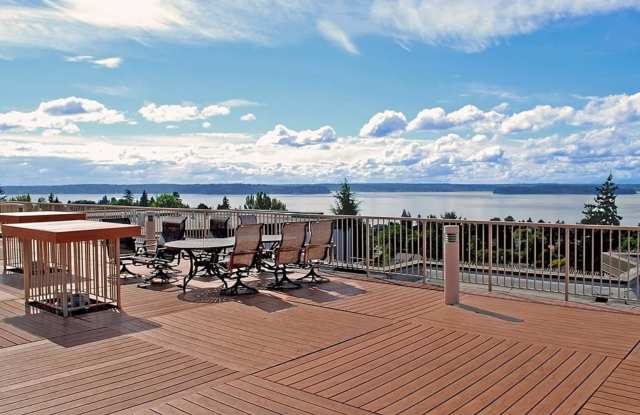 Ideally Located 2 Bed 2 Bath Condo @ A Highly Desirable Seattle Community! Gallery 3